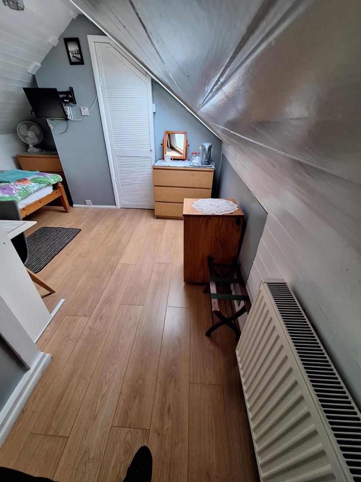 Harrow B & B Экстерьер фото