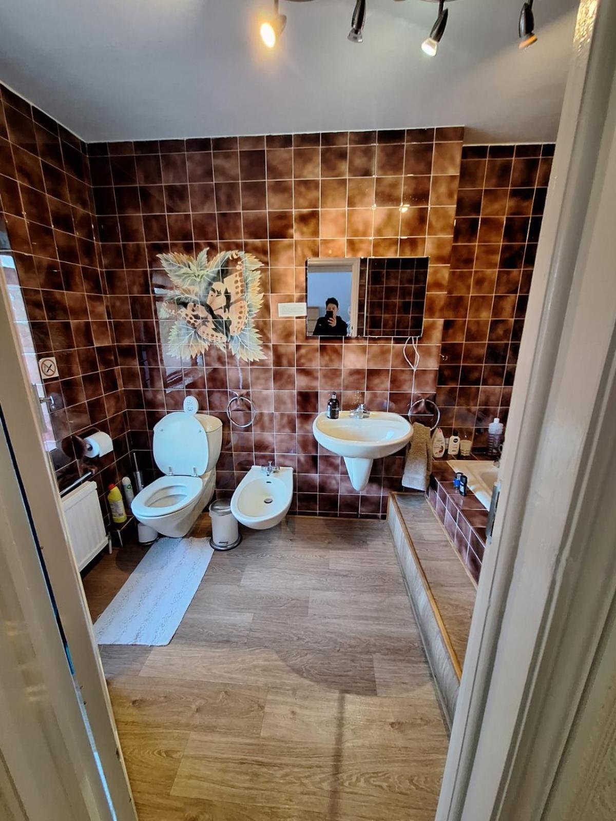 Harrow B & B Экстерьер фото
